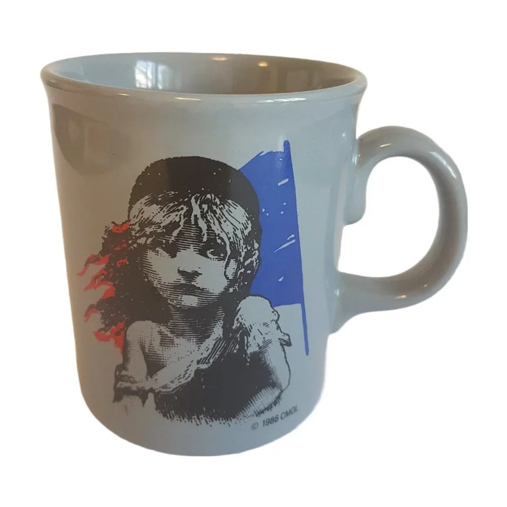 Vintage 1986 Les Miserables Mug Teacup Musical Les Mis Les Miz Souvenir Mug Grey - Picture 2 of 11